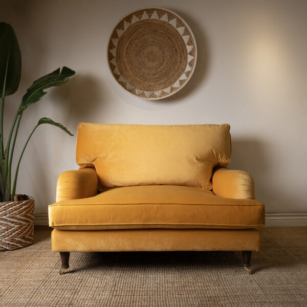 Solis Loveseat
